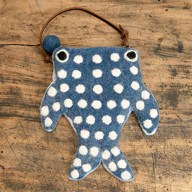 フェアトレード 羊毛フェルト ジンベイザメ ポーチ – ニコノマニマニ