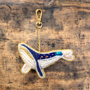 COTTAGE/コテージ　ザリ刺繍 キーホルダー クジラ
