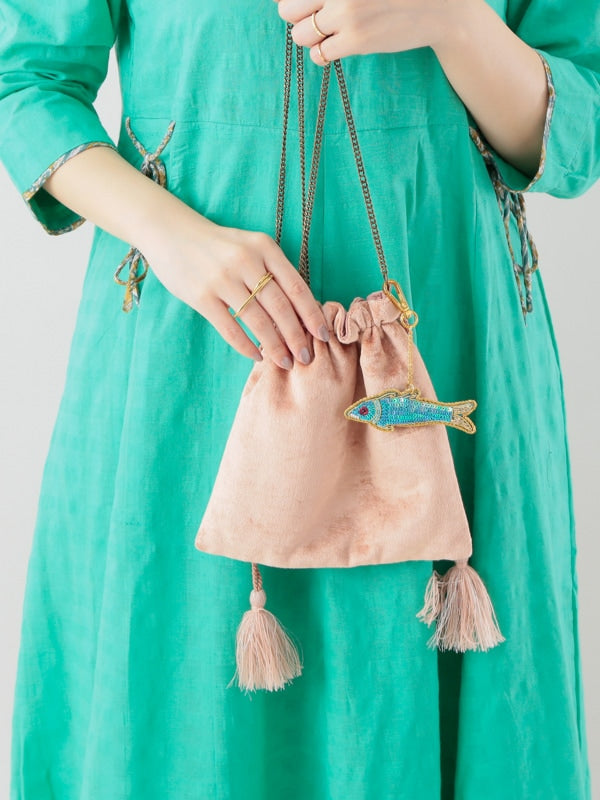 COTTAGE/コテージ　ザリ刺繍 キーホルダー 魚