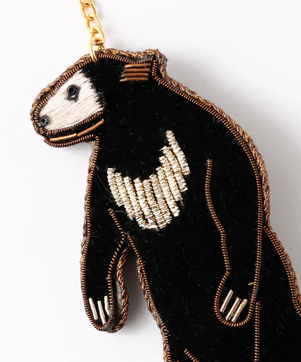 COTTAGE/コテージ　ザリ刺繍 キーホルダー ツキノワグマ