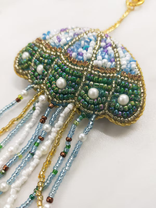 COTTAGE/コテージ　ザリ刺繍 キーホルダー クラゲ