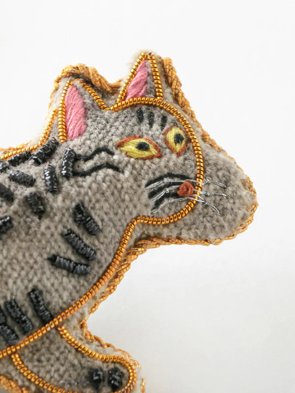 COTTAGE/コテージ　ザリ刺繍 キーホルダー キャット・グレー