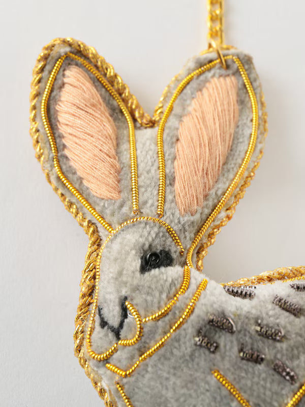 COTTAGE/コテージ　ザリ刺繍 キーホルダー グレーラビット