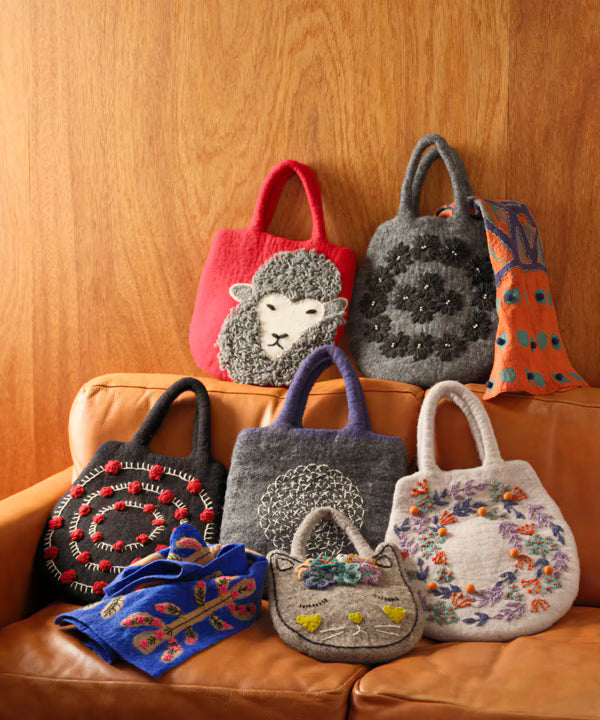 刺繍フェルトバッグ　ヒツジ