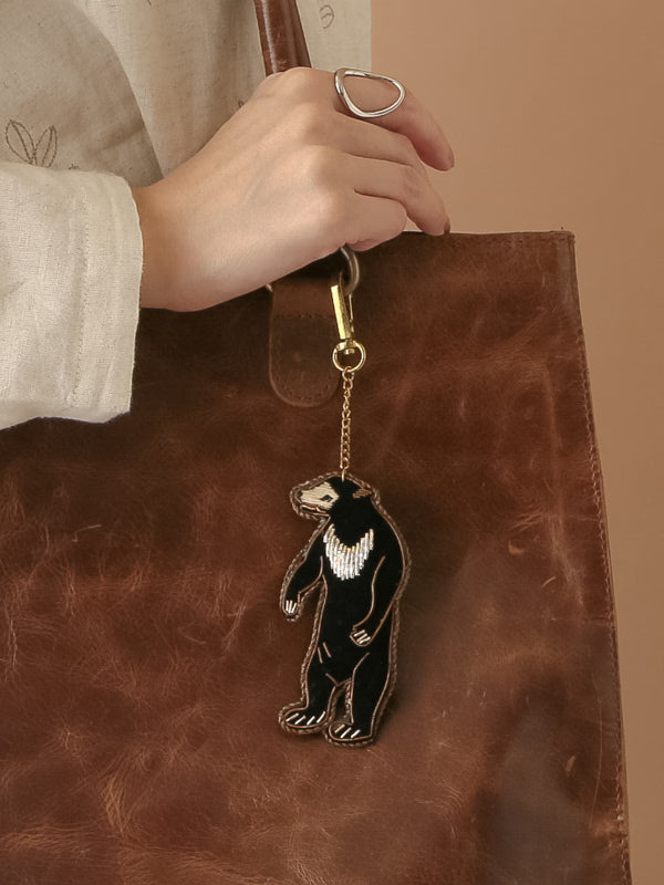COTTAGE/コテージ　ザリ刺繍 キーホルダー ツキノワグマ