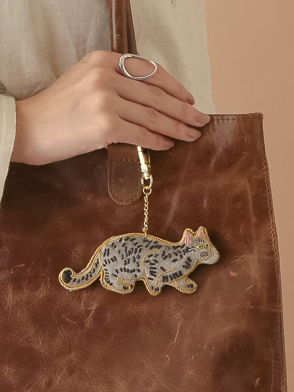 COTTAGE/コテージ　ザリ刺繍 キーホルダー キャット・グレー