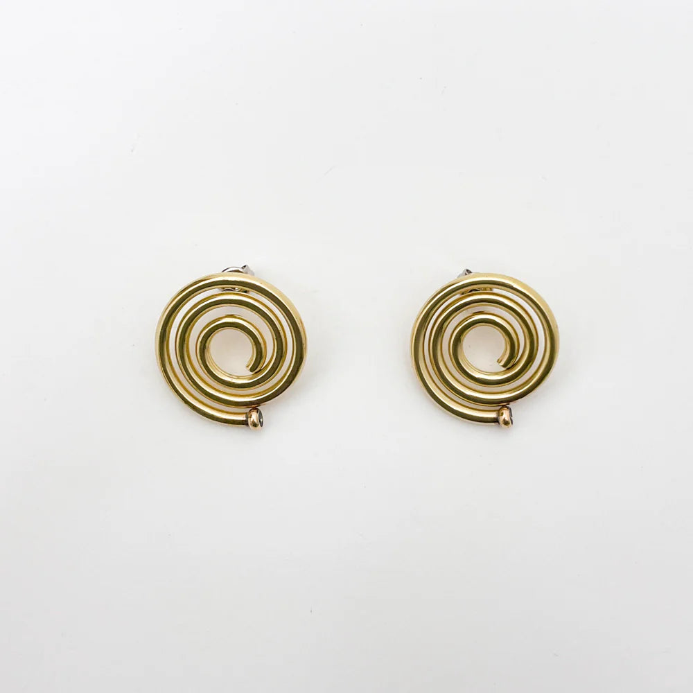 Aquvii / アクビ　swirl pierce