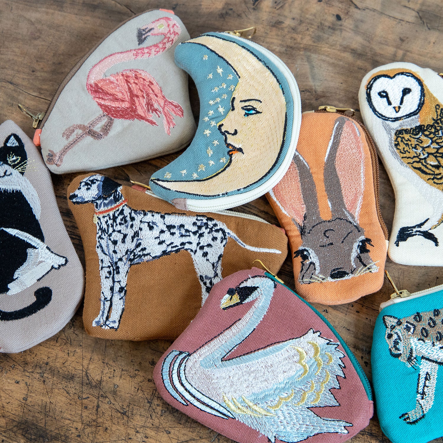 新品　COTTAGE　ムーン 刺繍 ポーチ　月　ユニバース 新品 COTTAGE ムーン 刺繍 ポーチ 月 ユニバース ムーン刺繍ポーチ 10