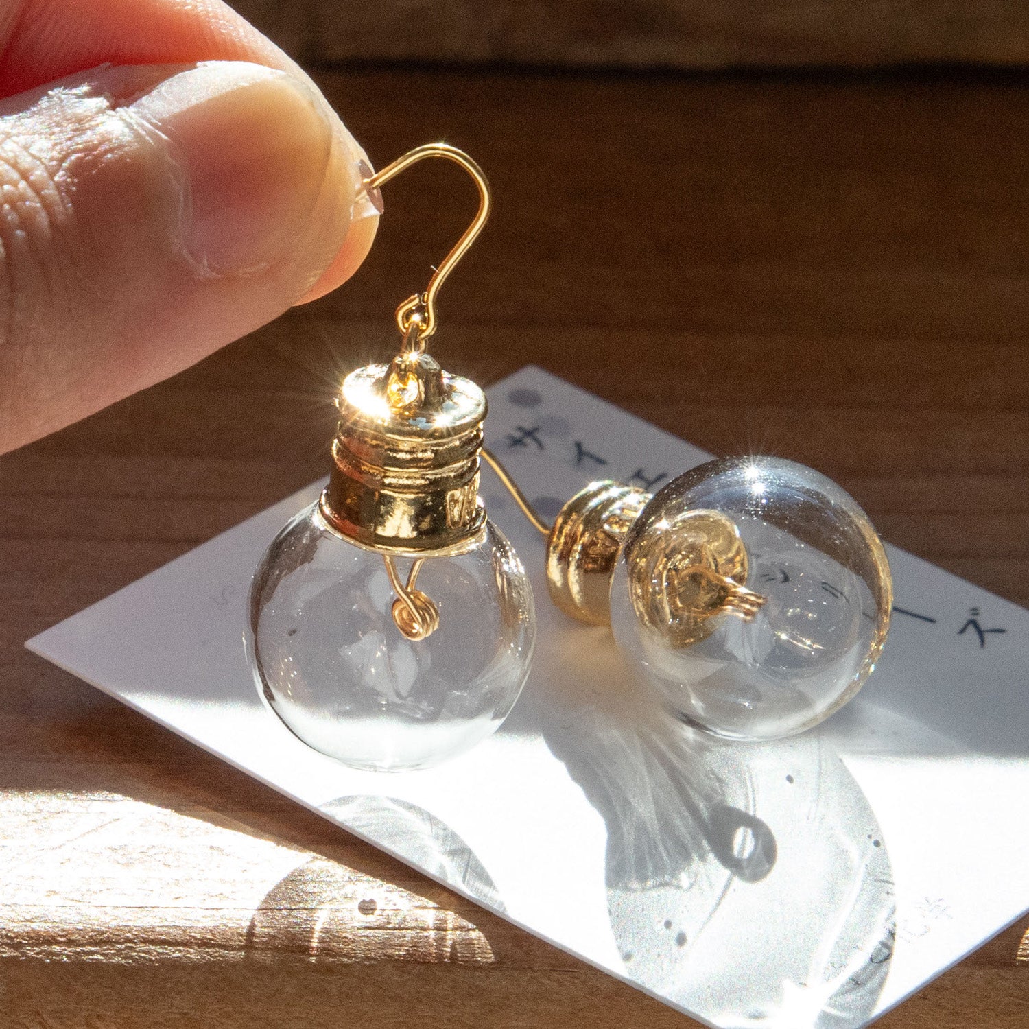 Gちゃん❤️ホワイトシェル　マーガレット　カービング　他　14kgfピアス gargle/ガーグル 電球 ピアス – ニコノマニマニ雑貨店オンラインストア