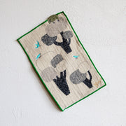 moritaMiW/モリタミウ　ちいさなポケットハンカチ ダラリクマ