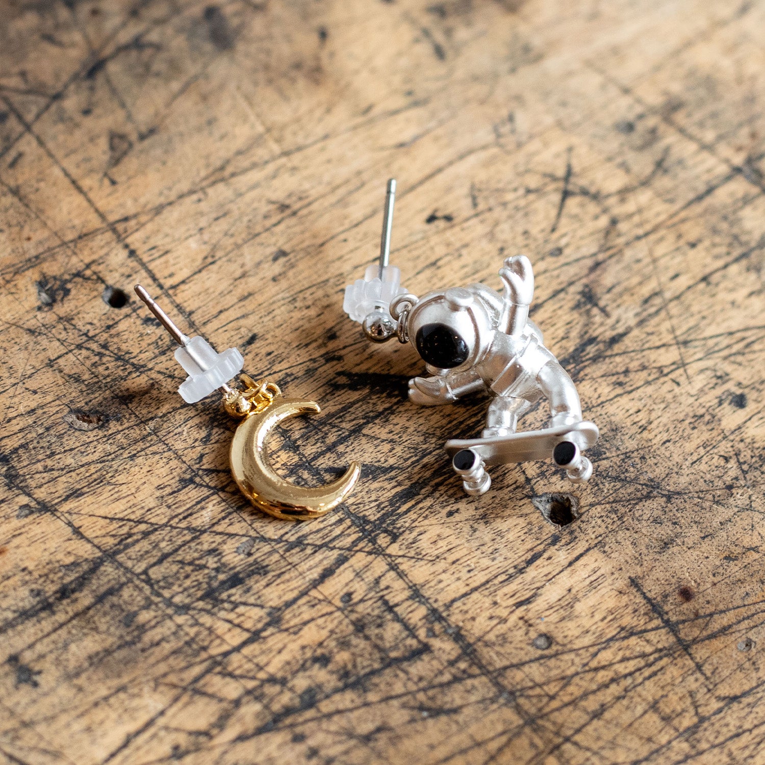 gargle/ガーグル スケボー宇宙飛行士 ピアス – ニコノマニマニ雑貨店