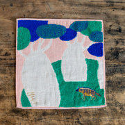 moritaMiW/モリタミウ　ガーゼパイルハンカチ ハイエナと不思議な樹