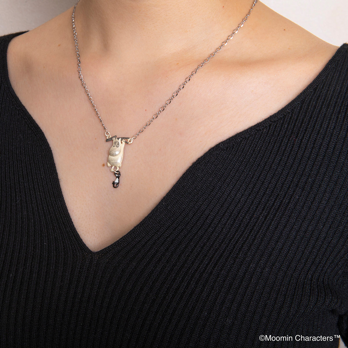 Palnart Poc/パルナートポック 　ムーミンとソフスのゆらゆらネックレス