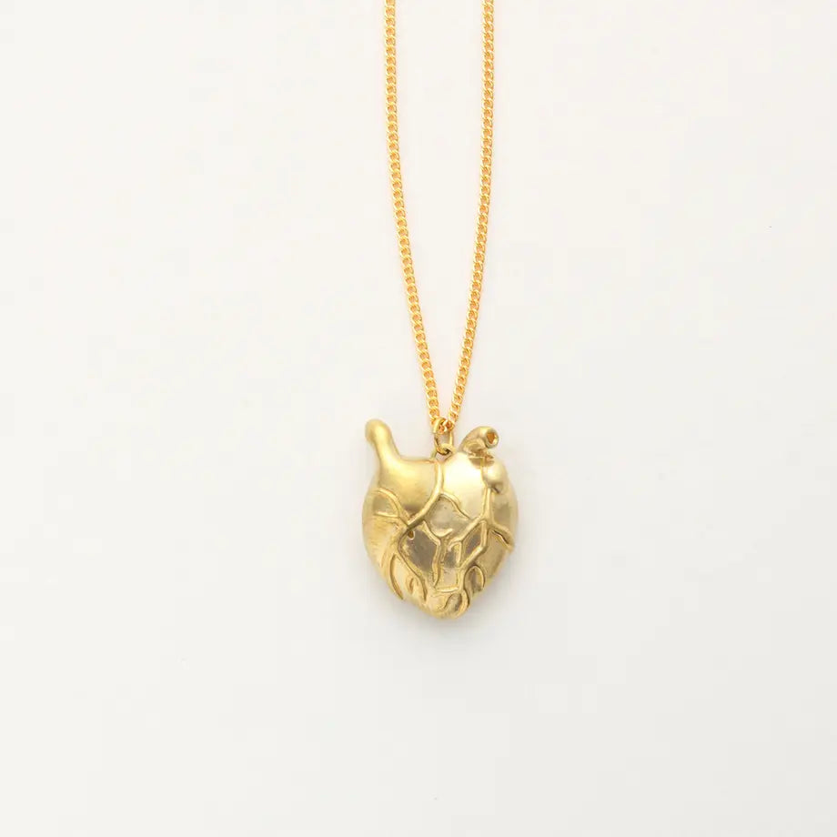 Aquvii / アクビ　heart attack necklace