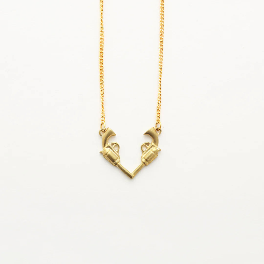 Aquvii / アクビ　gun heart necklace