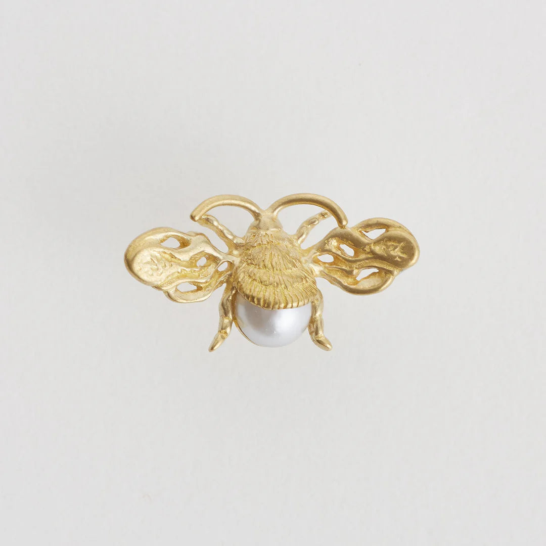 Aquvii / アクビ　buzzz pierce