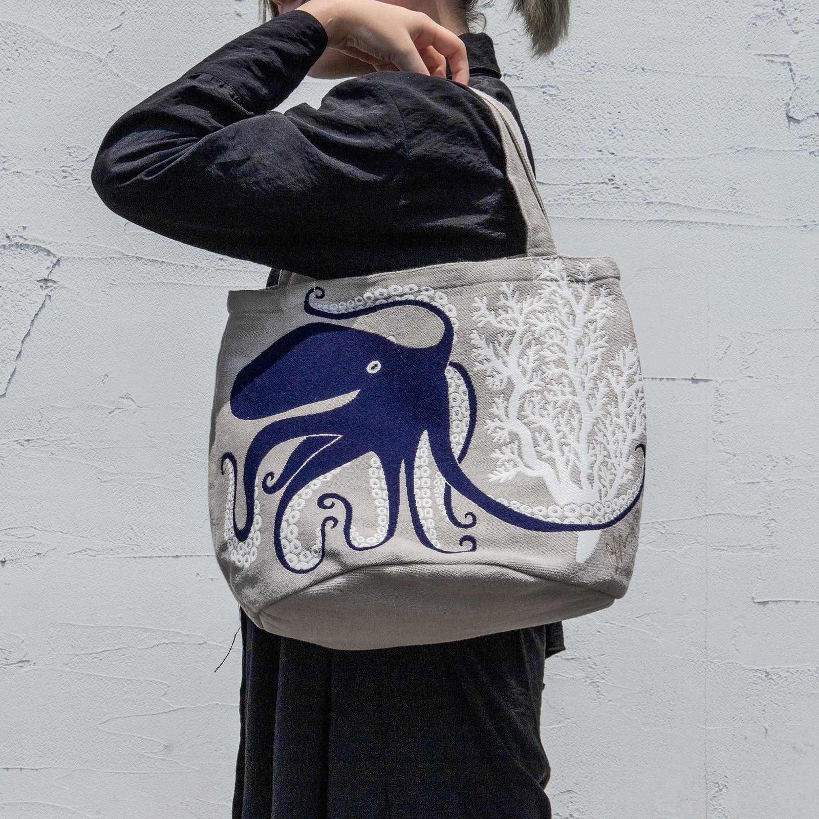 moritaMiW/モリタミウ　トートバッグ 深海のダンスのタコたち