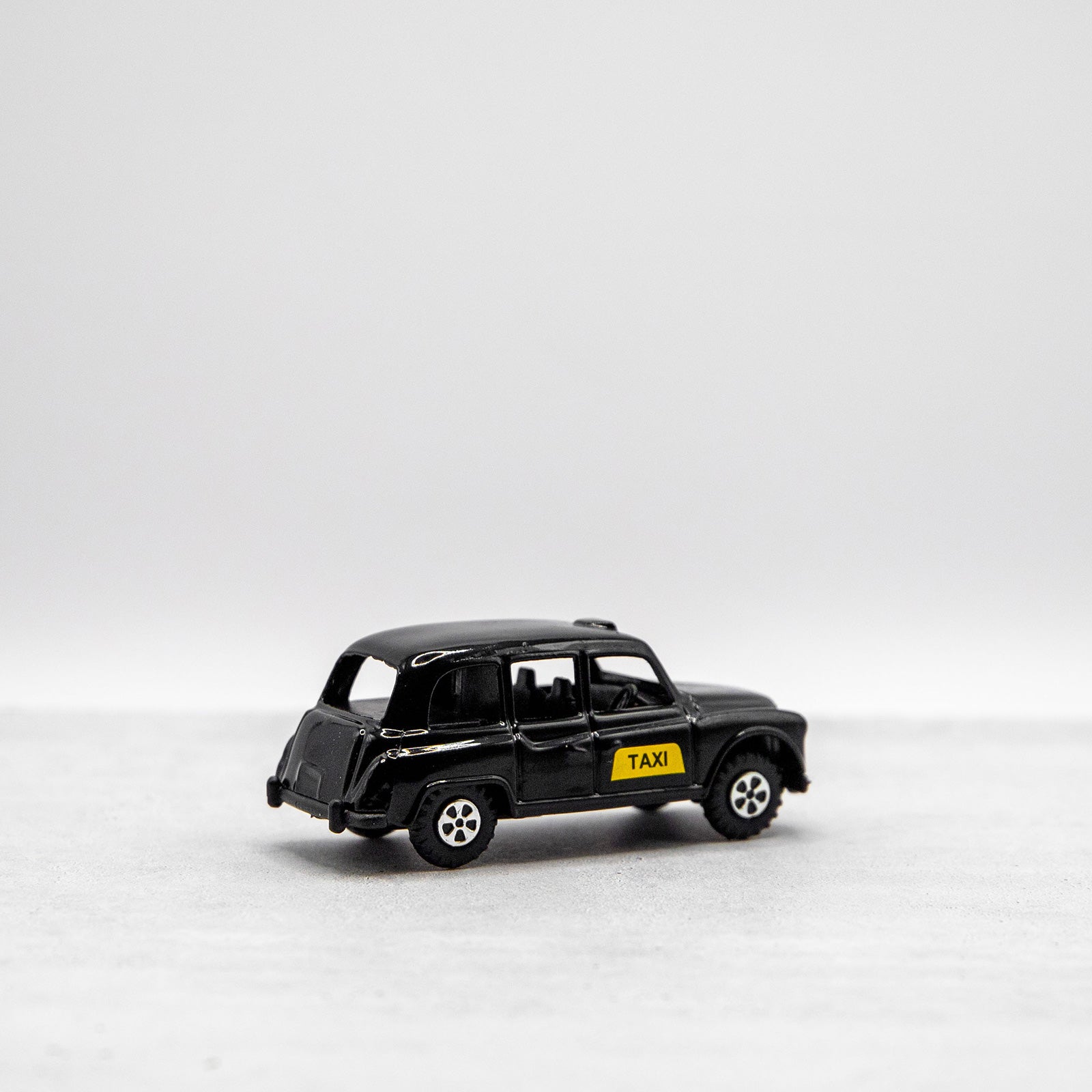 アンティークシャープナー　ロンドンタクシー