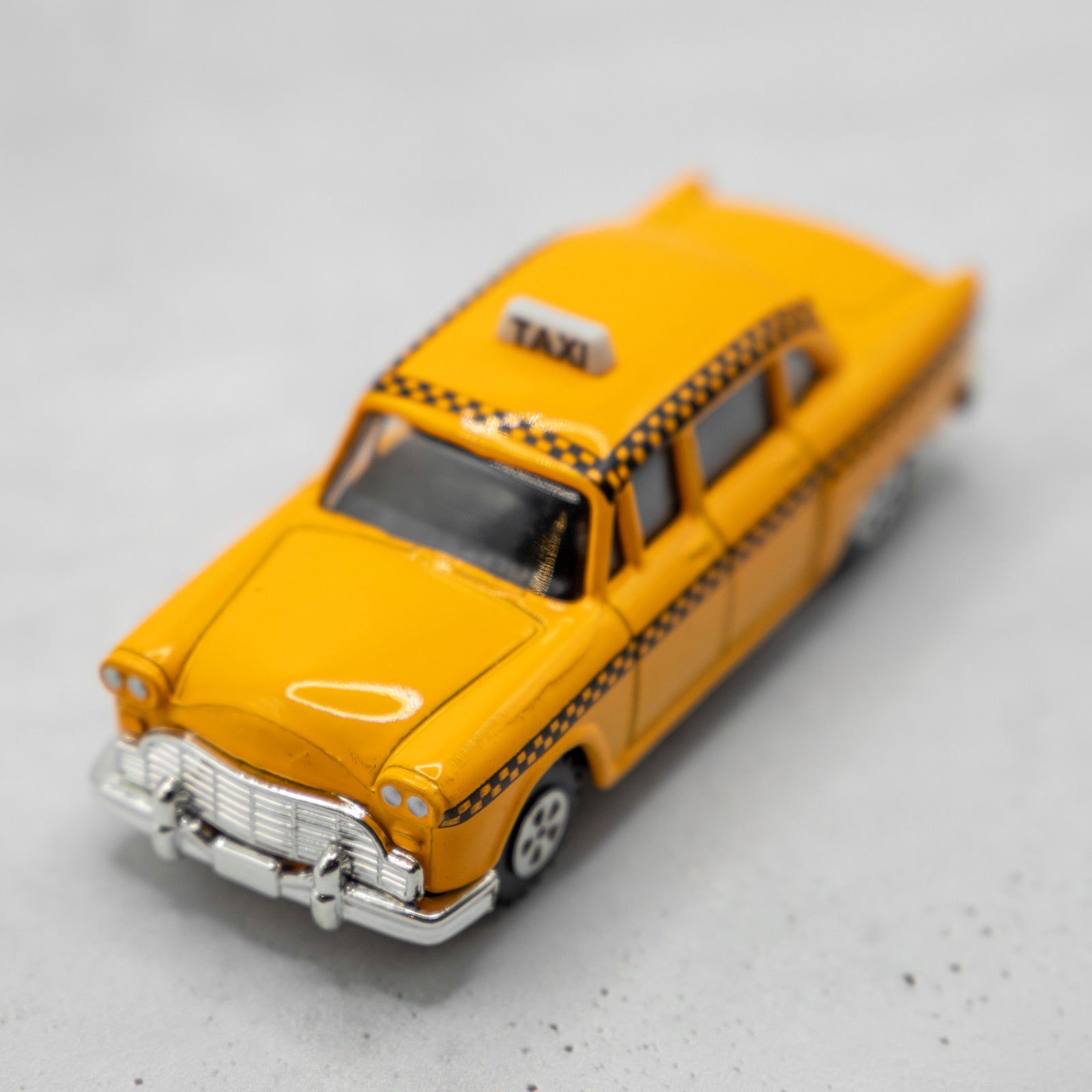 アンティークシャープナー　イエロータクシー