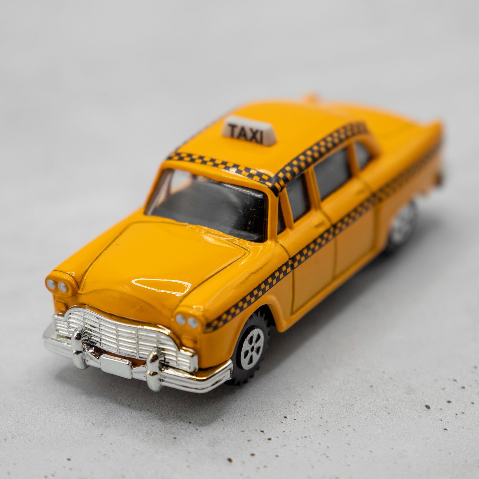 アンティークシャープナー イエロータクシー – ニコノマニマニ雑貨店