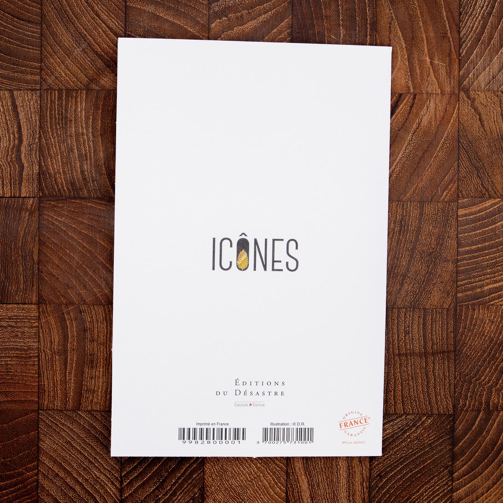 クリスマス「金の松ぼっくり」メッセージカード