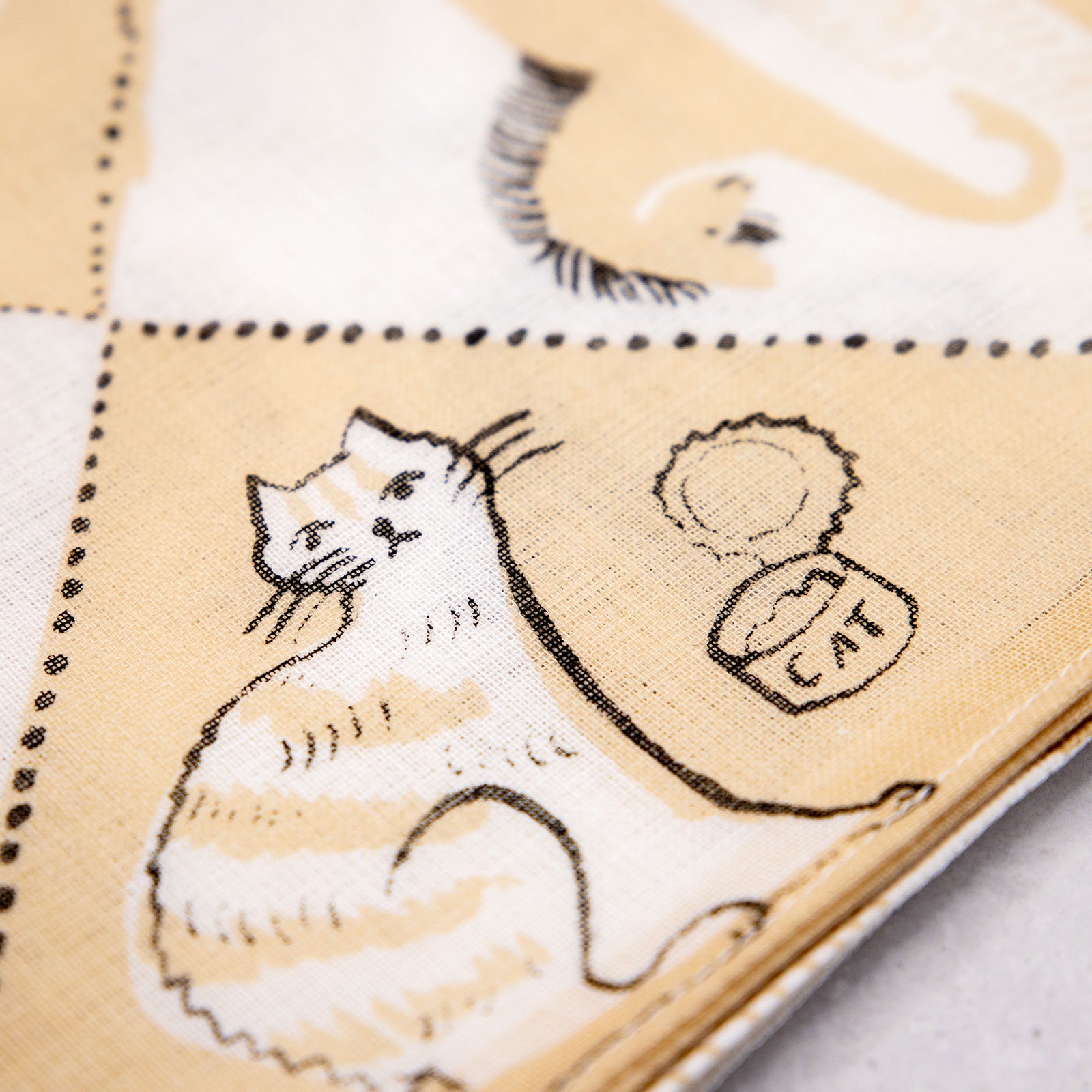 トラネコボンボン　大判蚊帳生地ふきん