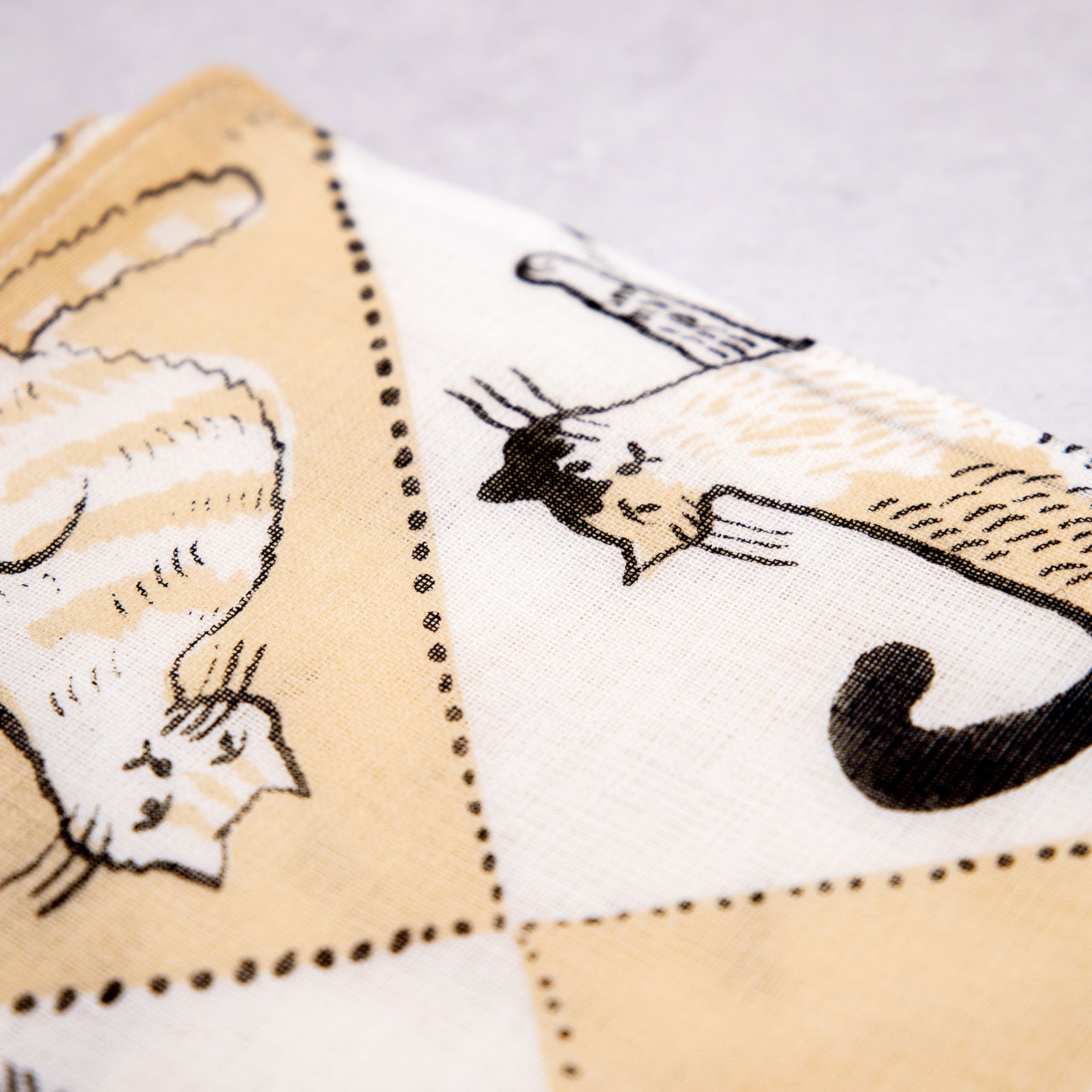 トラネコボンボン　大判蚊帳生地ふきん