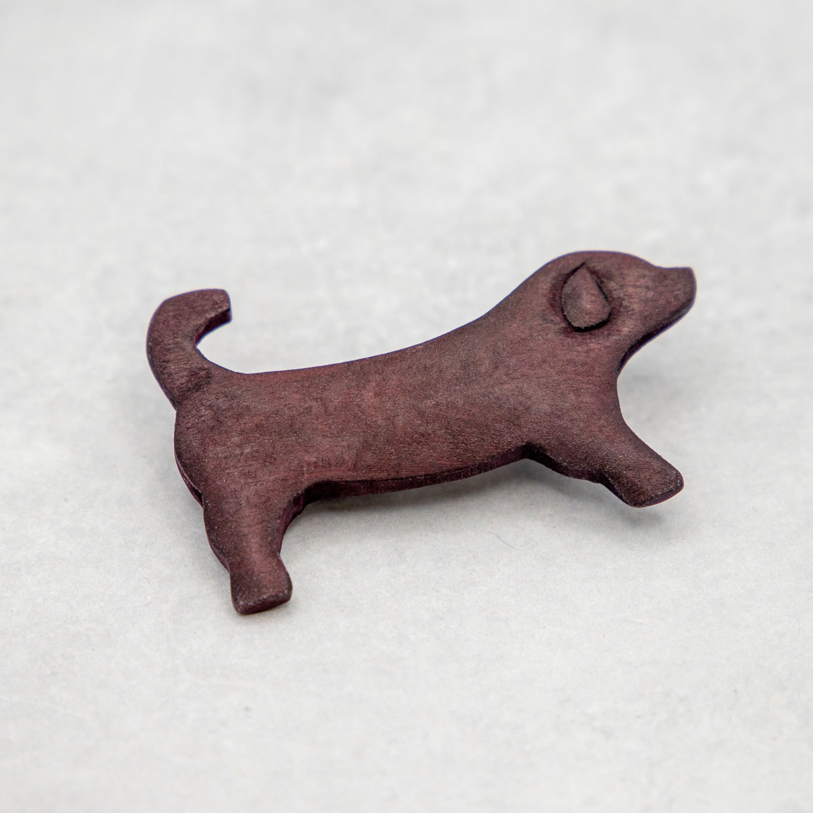 ウッド ダックスフントブローチ – ニコノマニマニ雑貨店オンラインストア