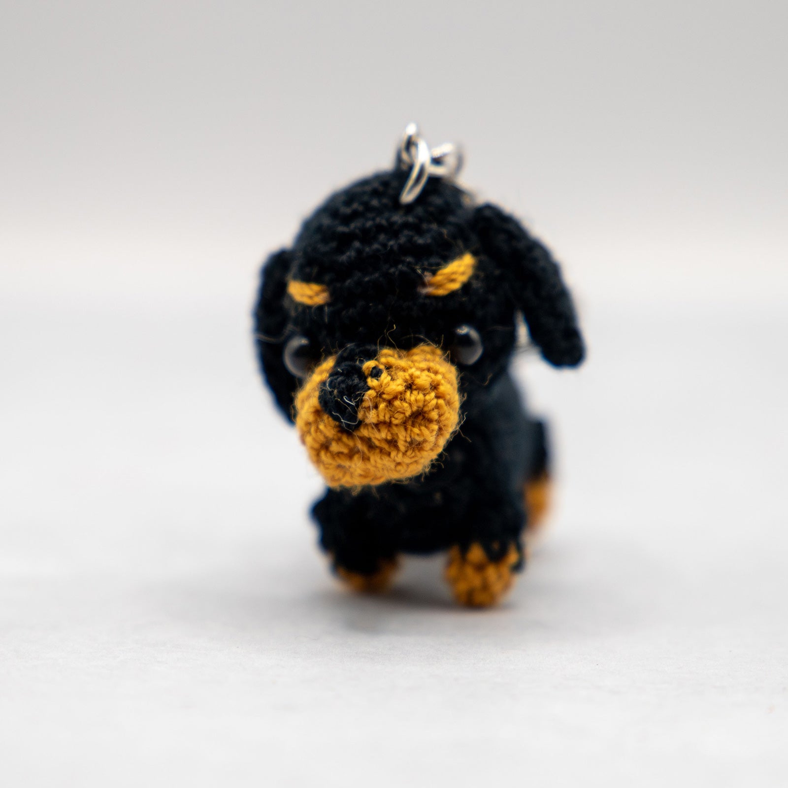 あみぐるみ　ダックスフント　キーホルダー