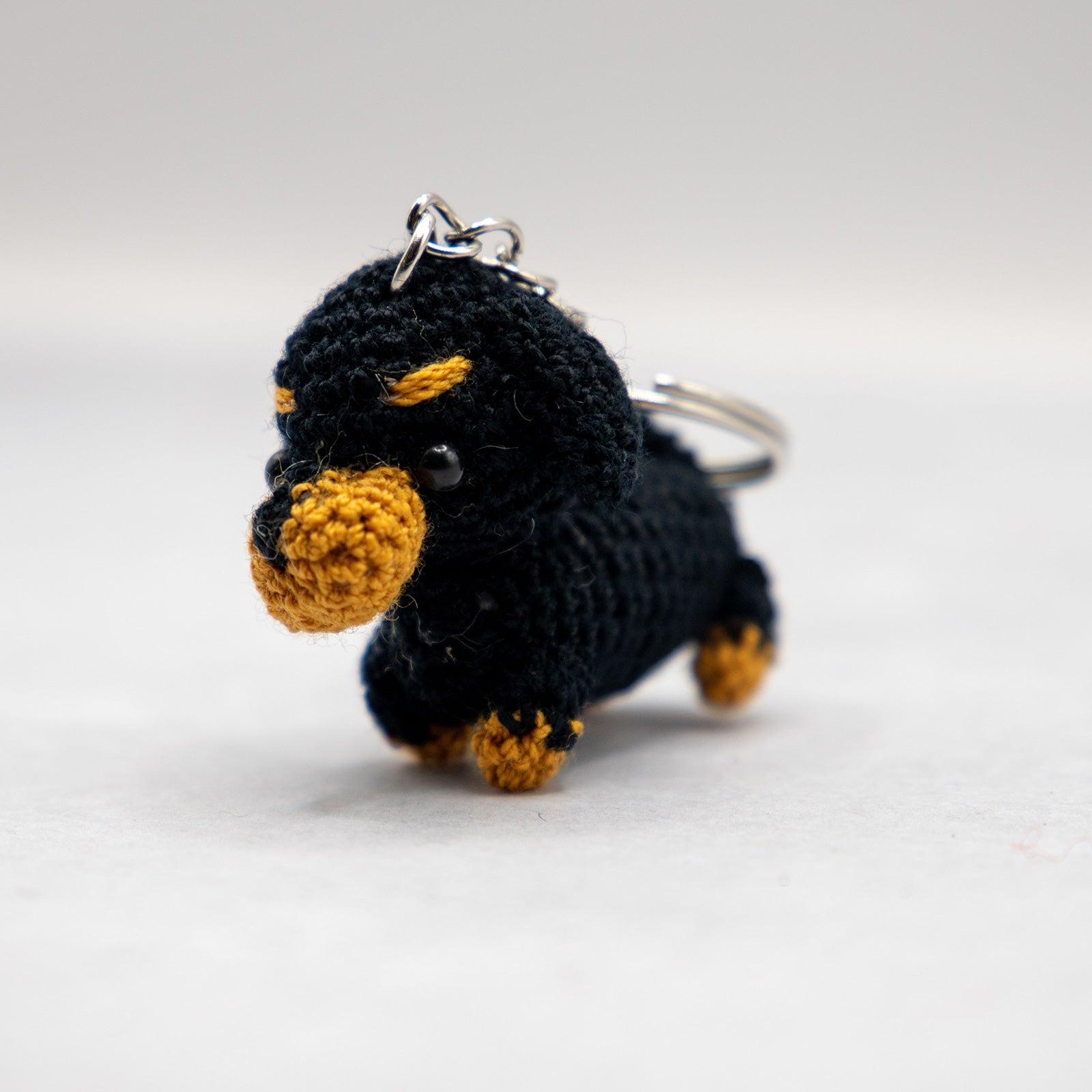 あみぐるみ　ダックスフント　キーホルダー