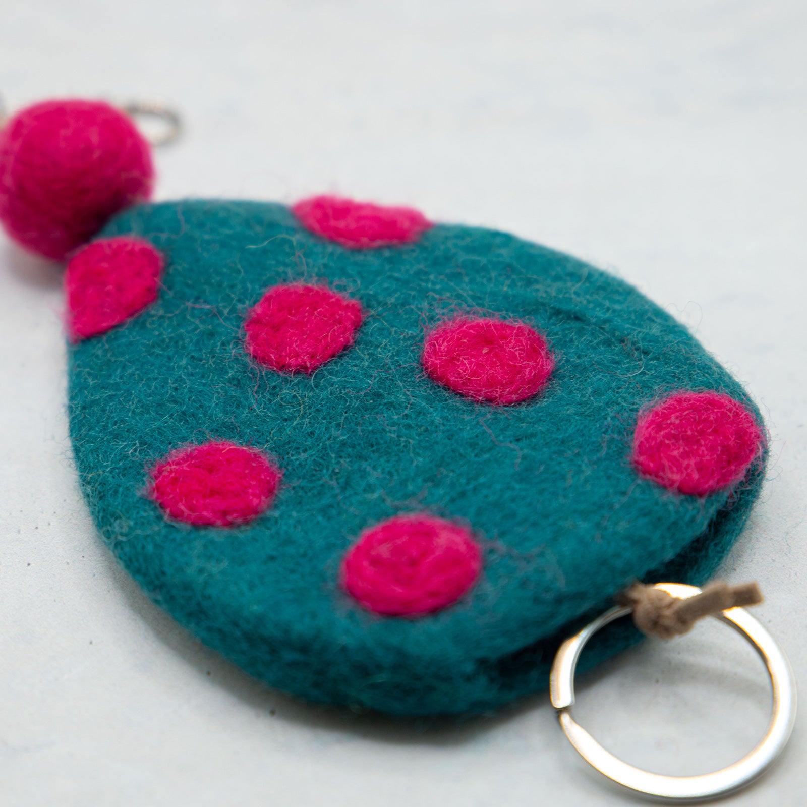 フェアトレード　羊毛フェルト 水玉 ドット キーケース