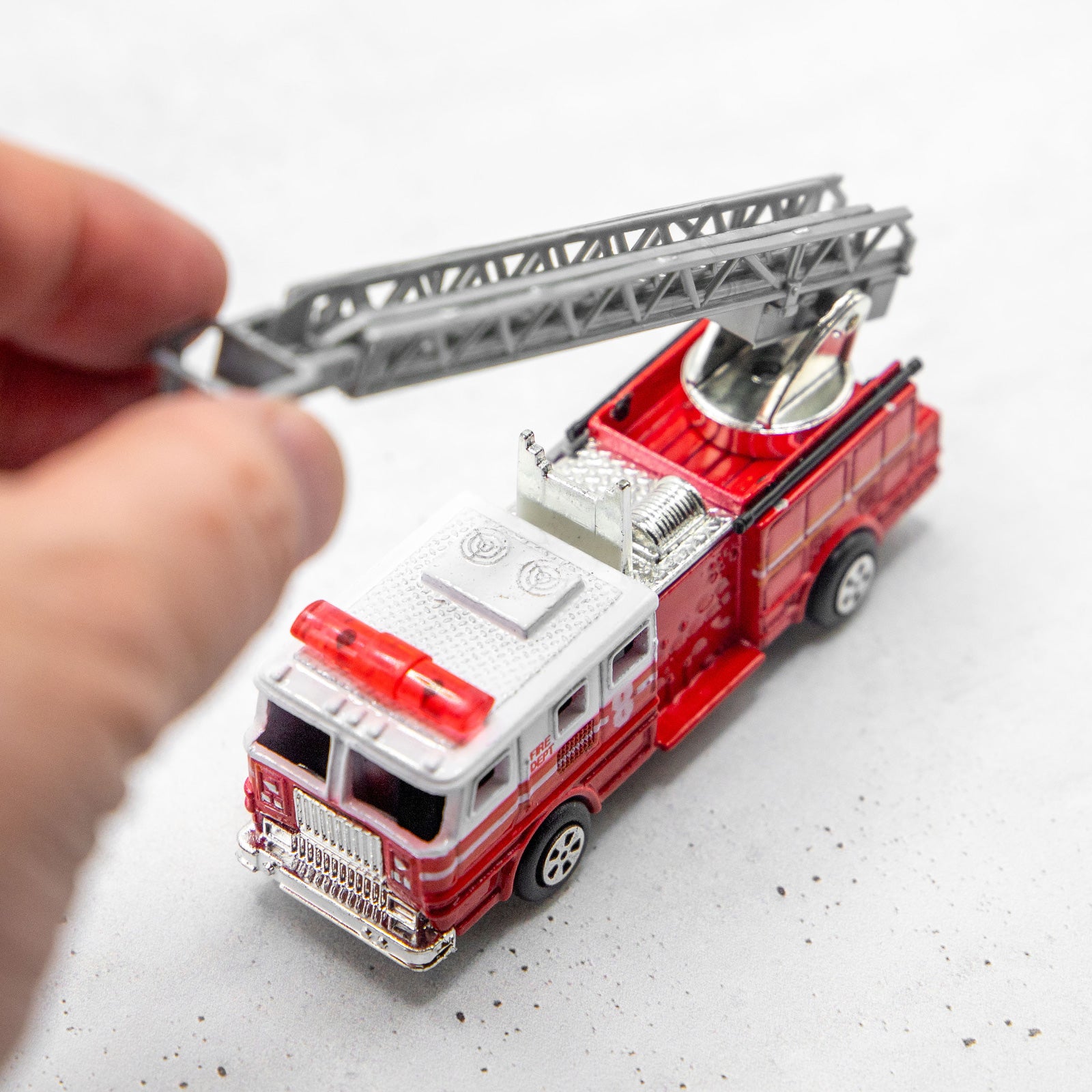 アンティークシャープナー　ファイヤートラック　カラー