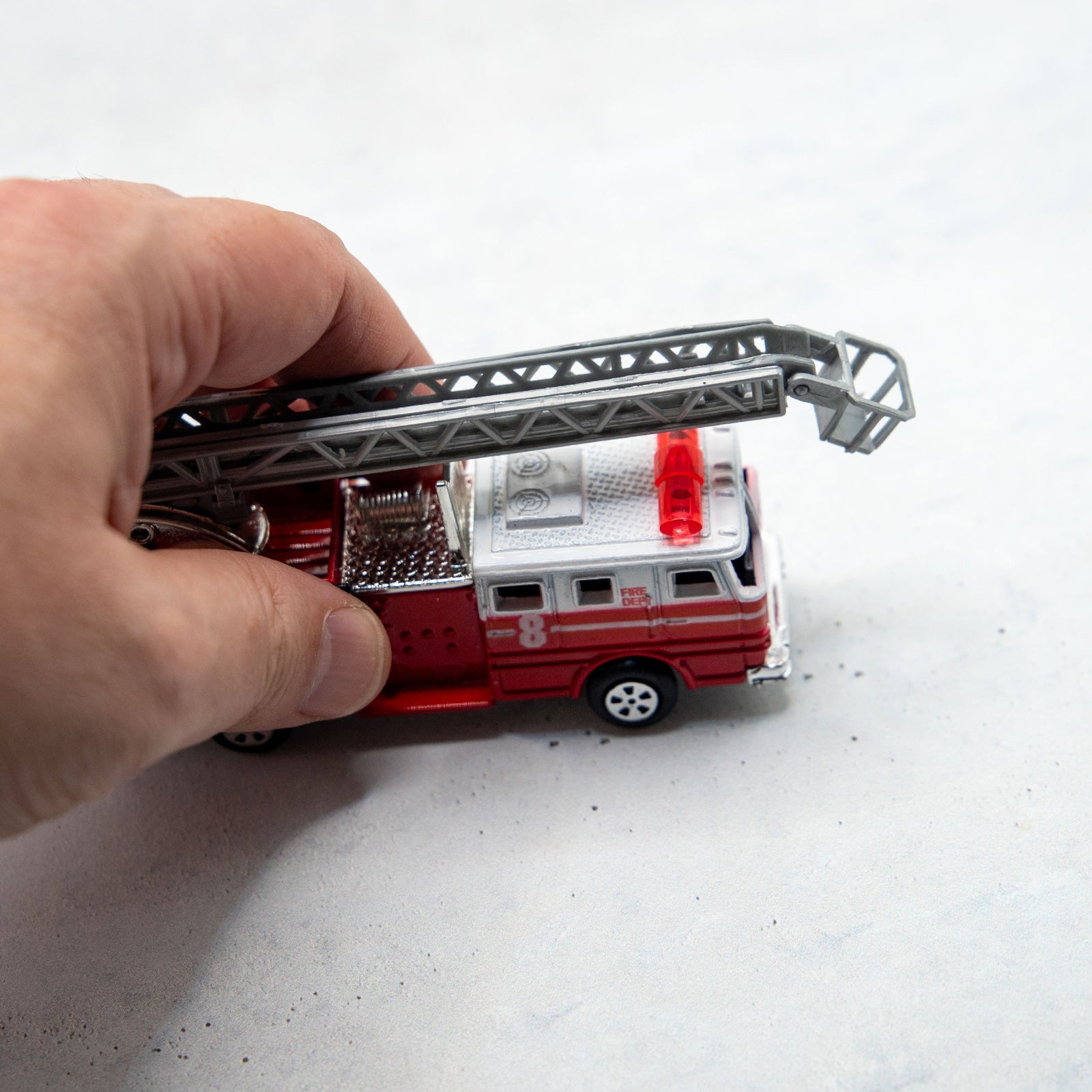 アンティークシャープナー　ファイヤートラック　カラー