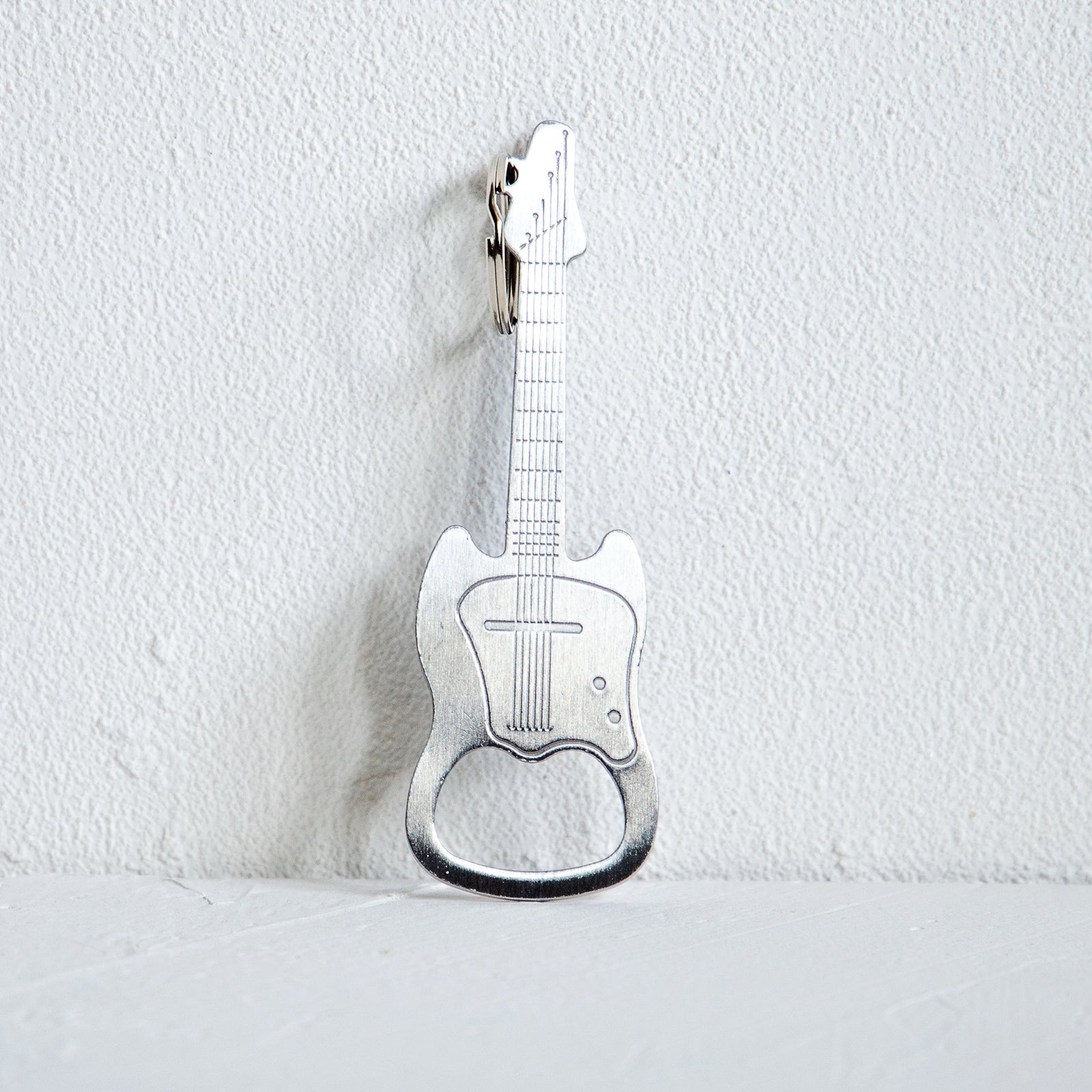 KIKKERLAND / キッカーランド　ギターキーチェーンボトルオープナー