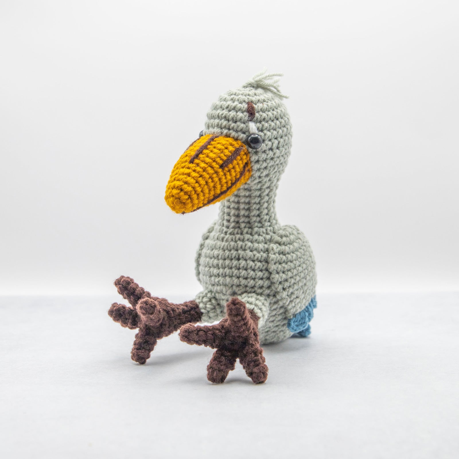 あみぐるみ　座ってるハシビロコウ