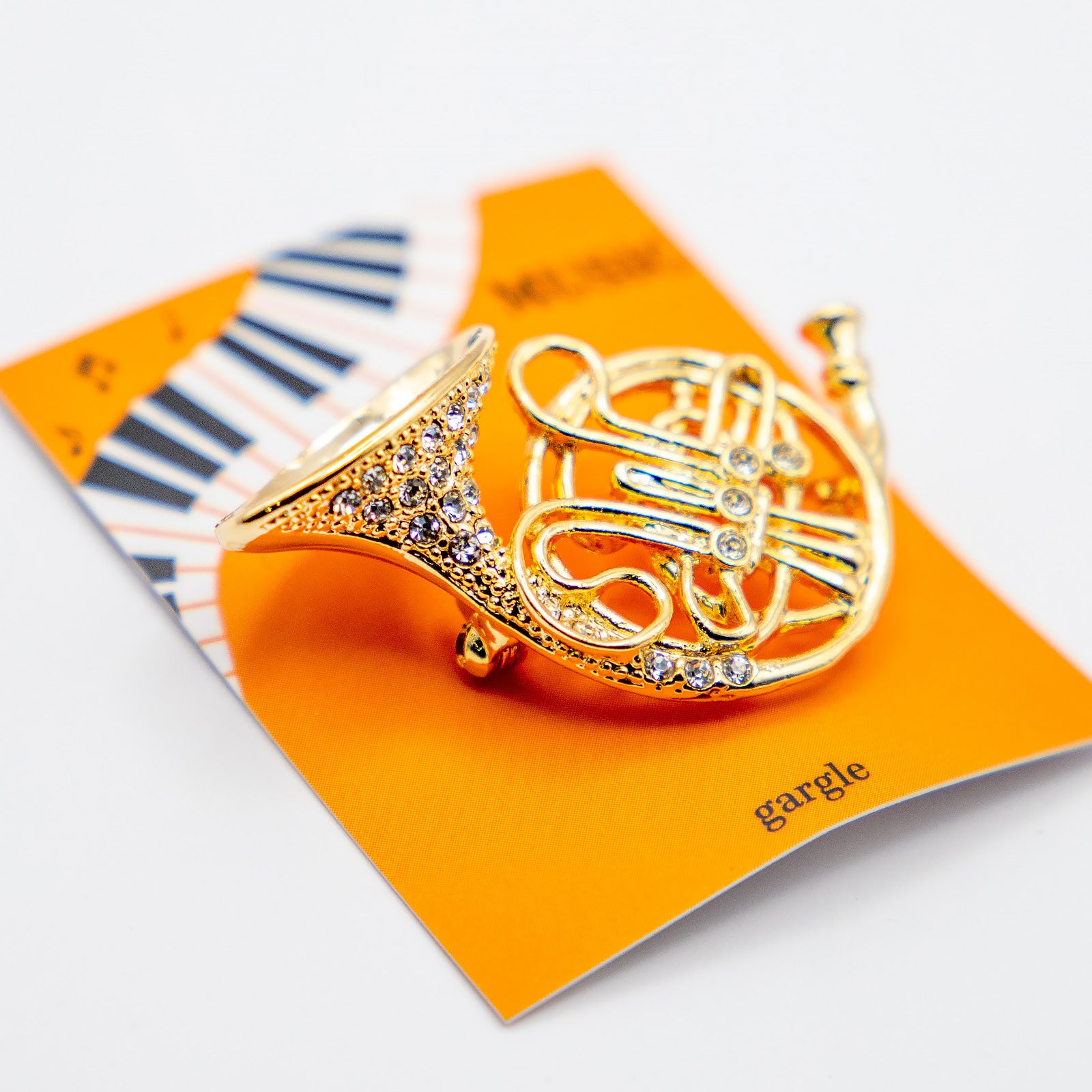 gargle/ガーグル　ホルン　ブローチ