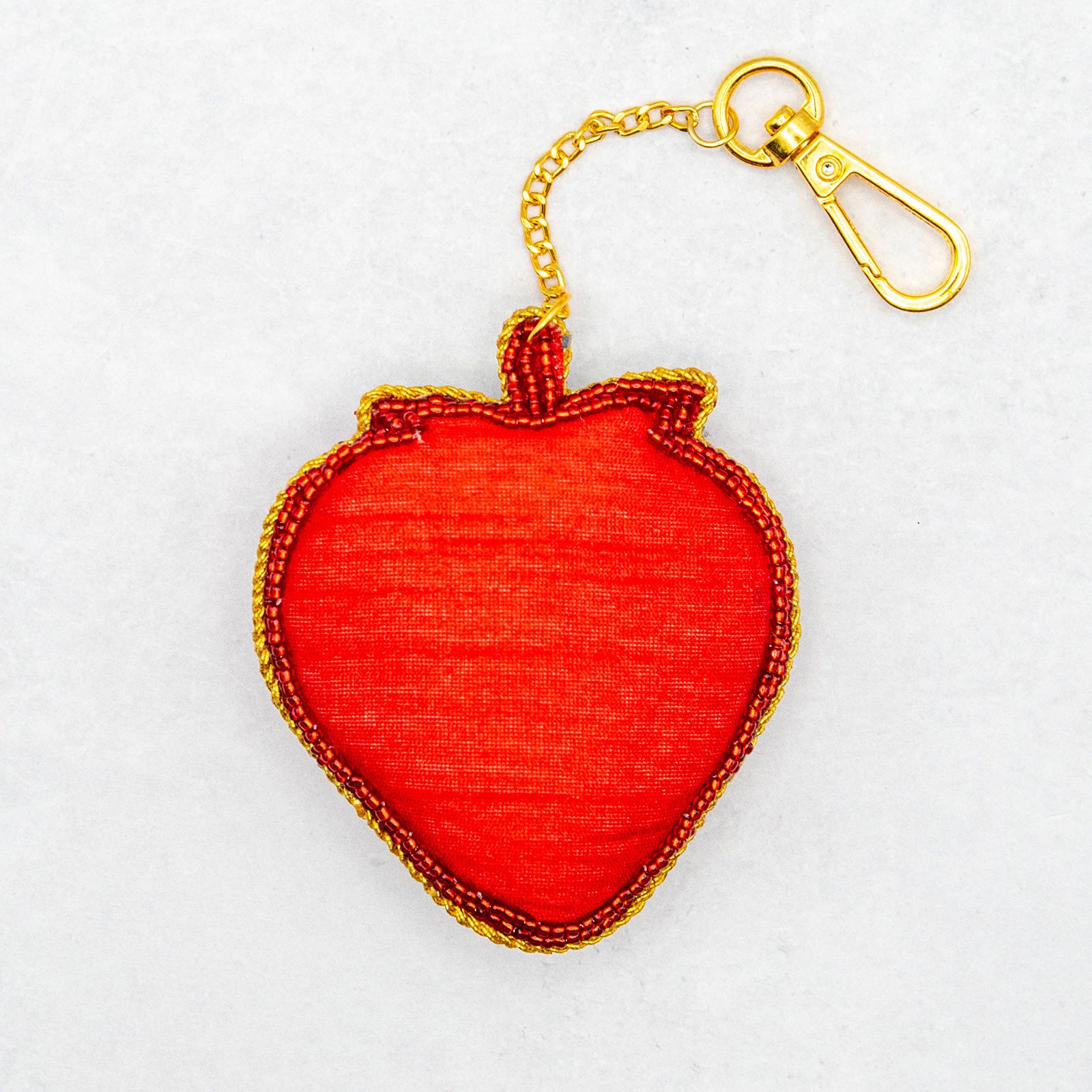 COTTAGE/コテージ　ザリ刺繍 キーホルダー いちご