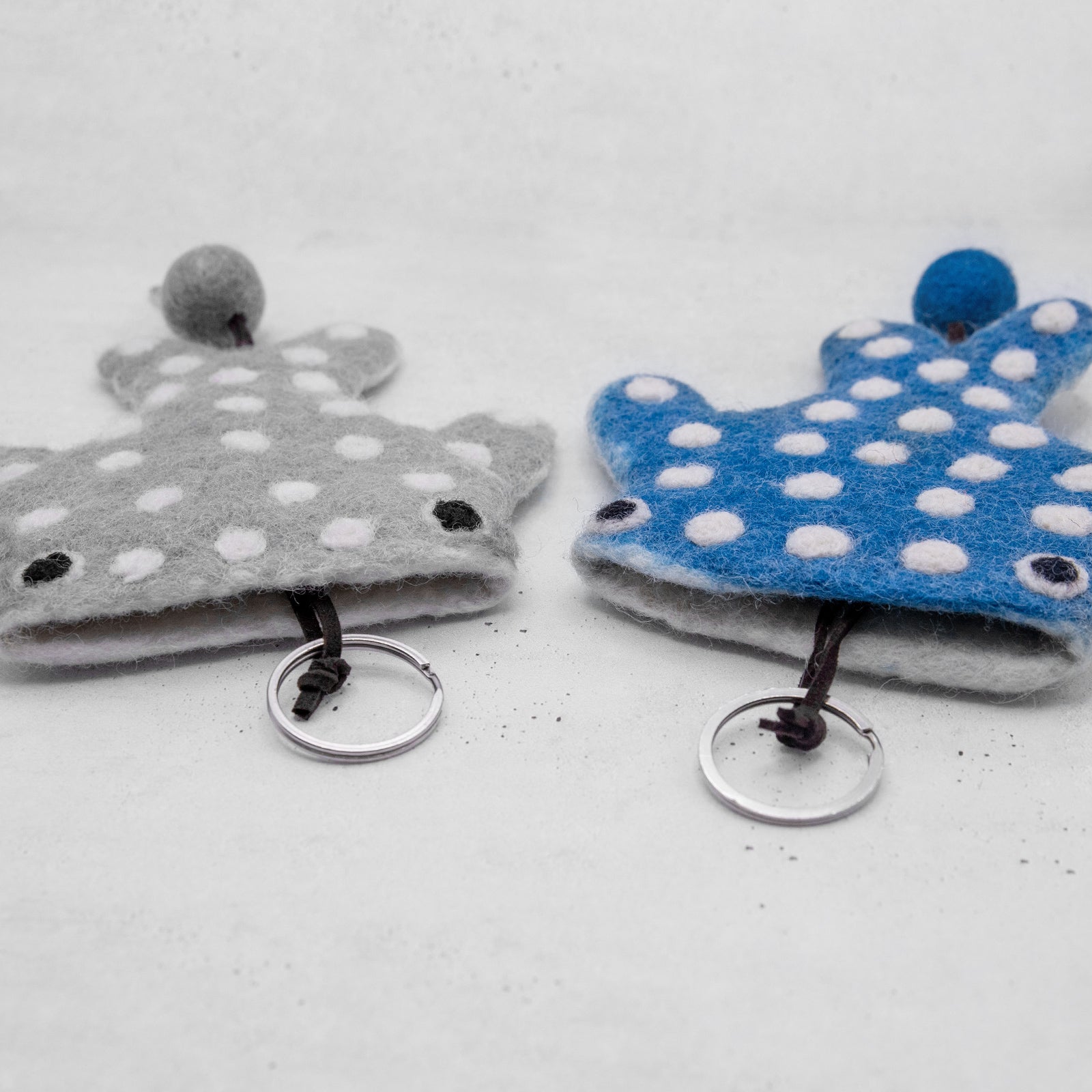 フェアトレード　羊毛フェルト ジンベイザメ キーケース