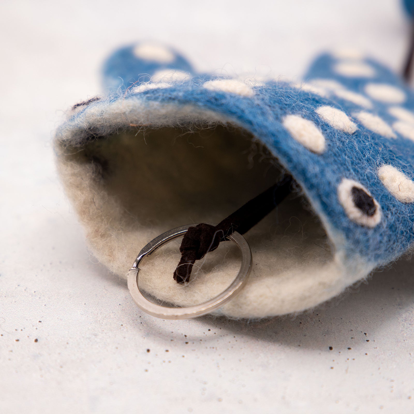 フェアトレード　羊毛フェルト ジンベイザメ キーケース