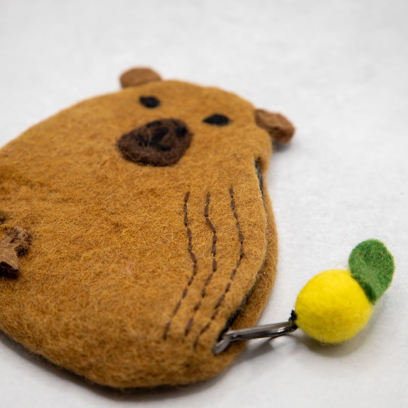 フェアトレード　羊毛フェルト カピバラ ポーチ