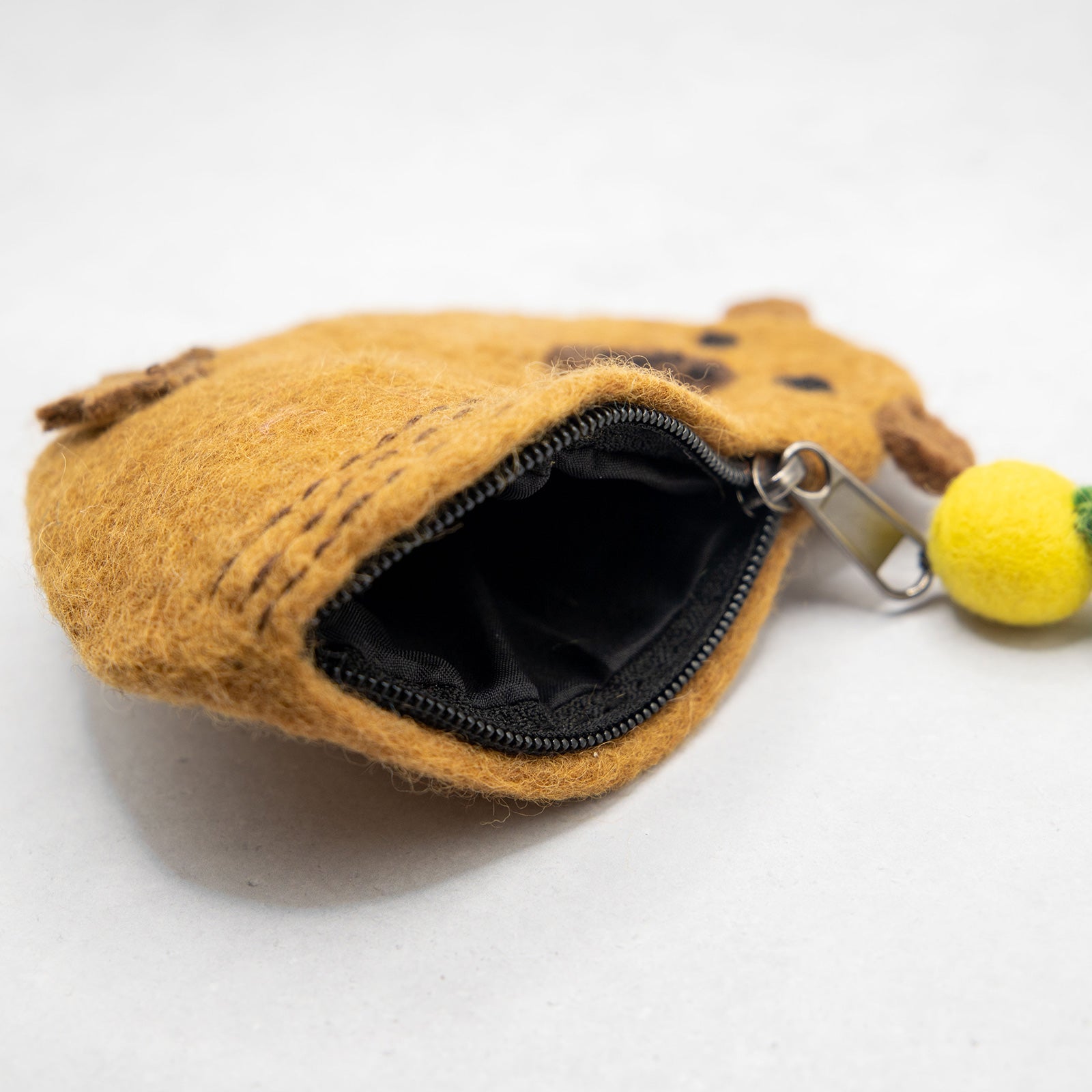 フェアトレード　羊毛フェルト カピバラ ポーチ