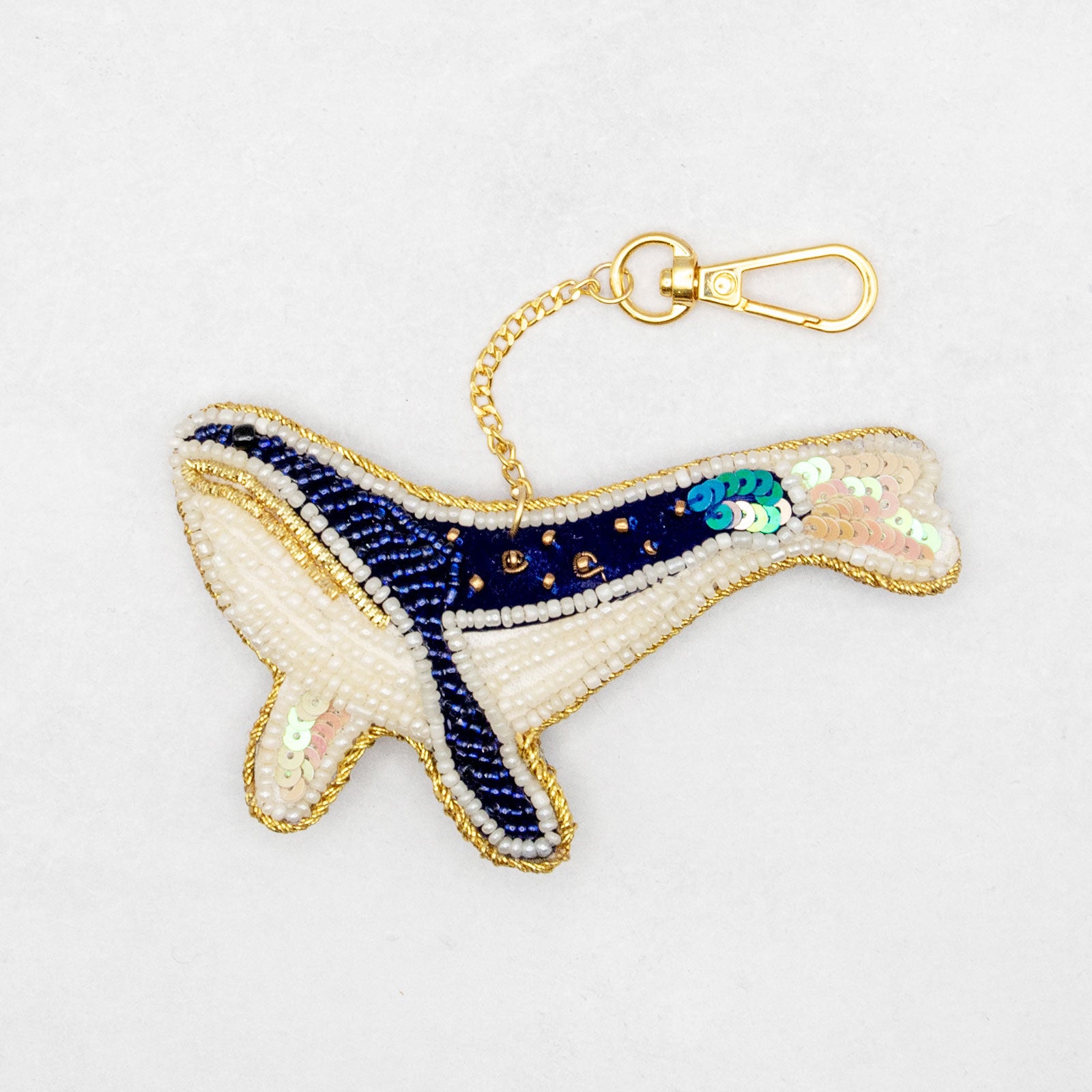 COTTAGE/コテージ　ザリ刺繍 キーホルダー クジラ