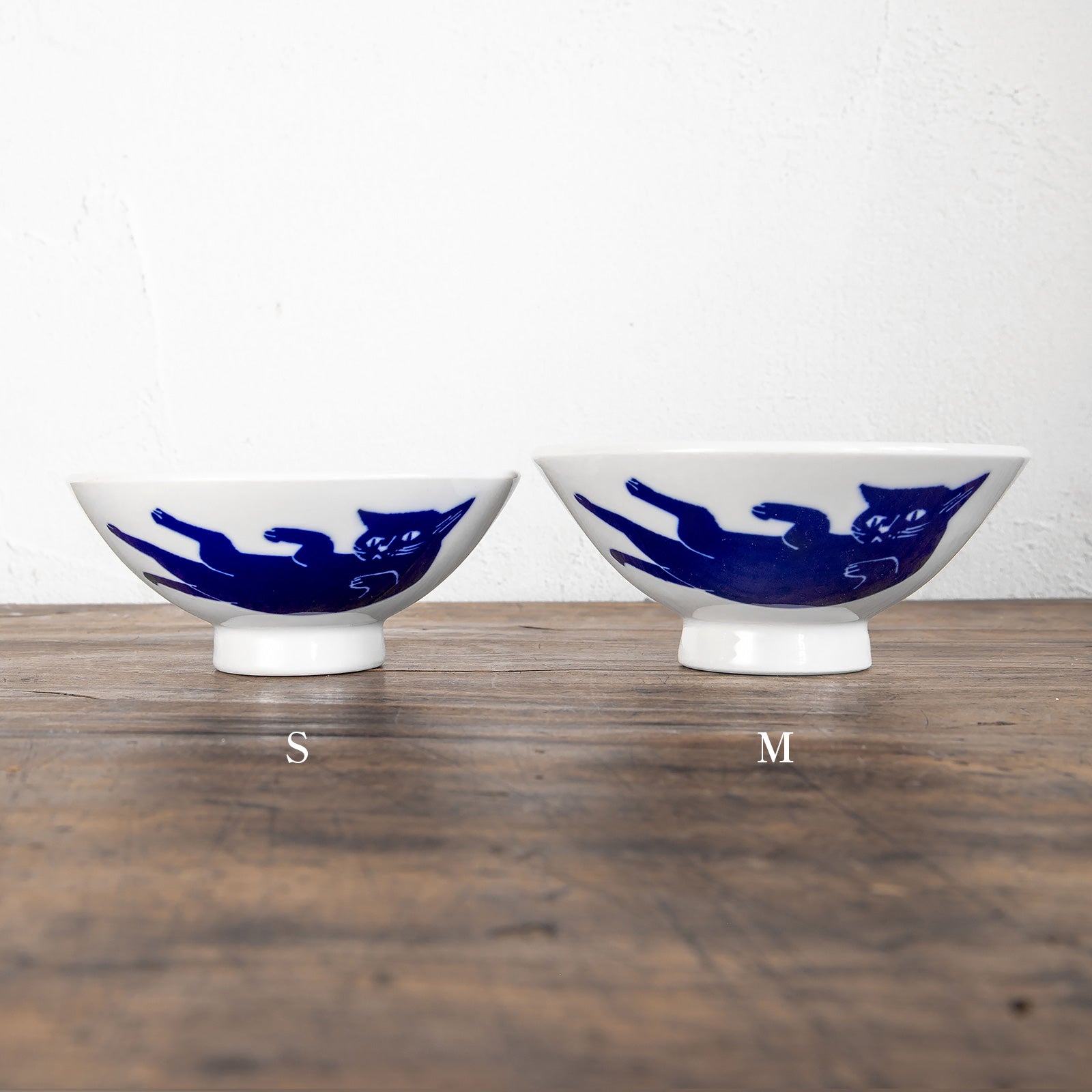 茶碗　能久作 色絵猫柳図167 瀬戸焼 くろねこ 茶碗 Sサイズ – ニコノマニマニ雑貨店オンラインストア