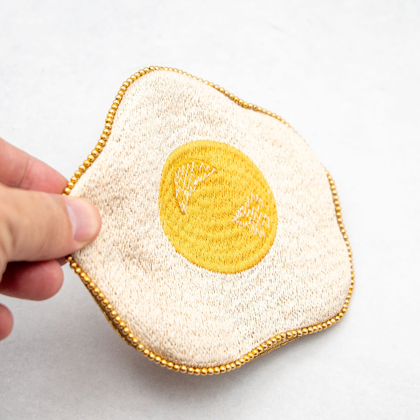 COTTAGE/コテージ　目玉焼き刺繍 キーポーチ バッグチャーム