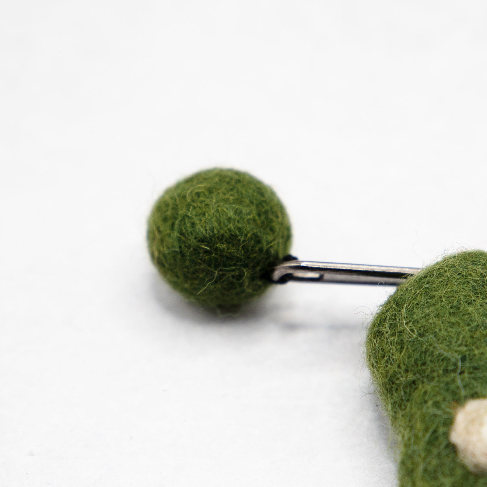 フェアトレード　羊毛フェルト メガネ ポーチ