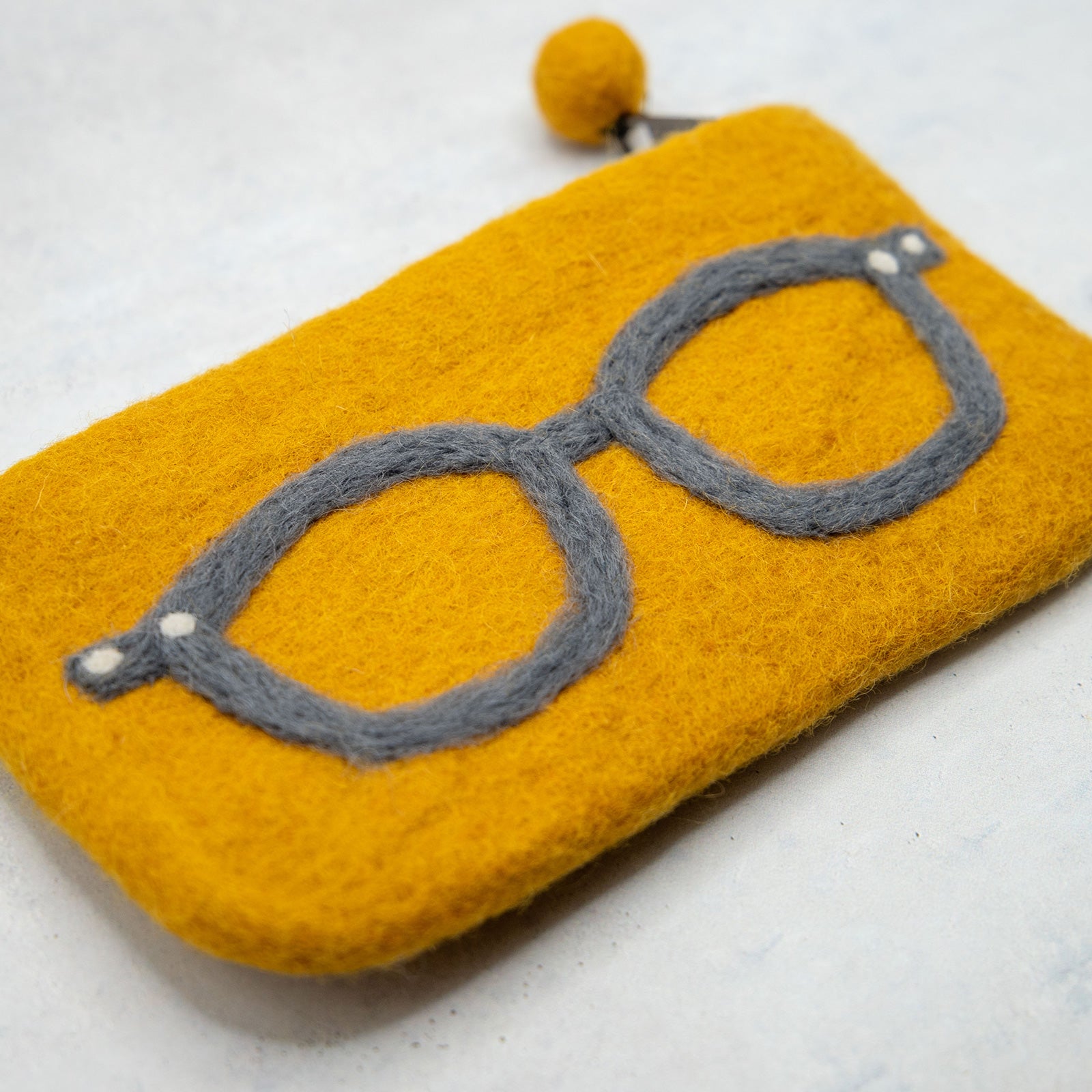 フェアトレード　羊毛フェルト メガネ ポーチ