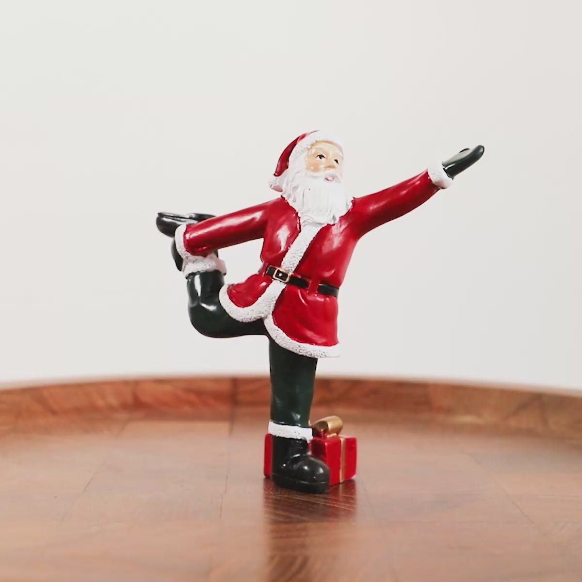 読み込み：クリスマスドール　ヨガサンタ ポーズM