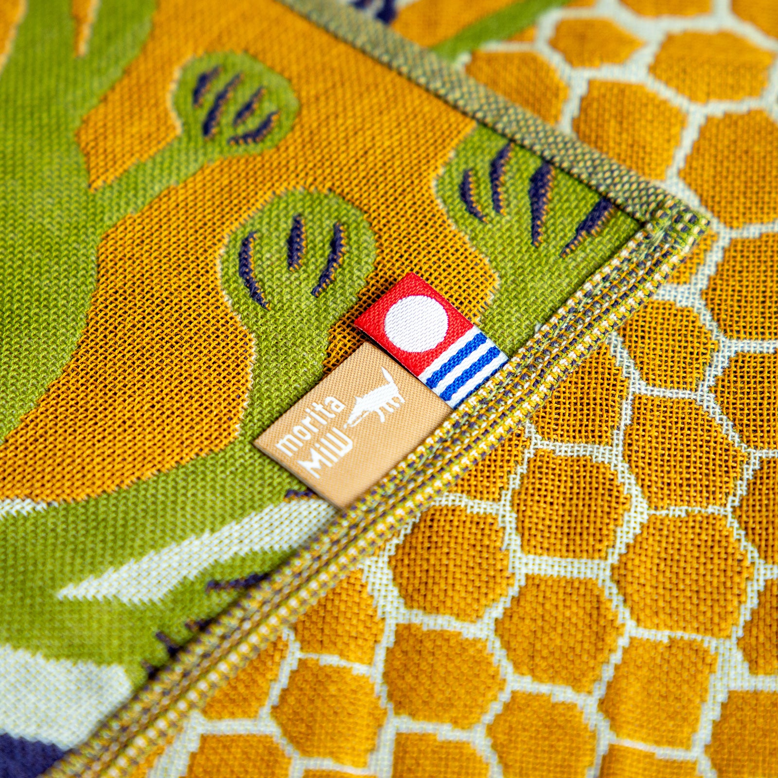 moritaMiW/モリタミウ　マルチクロス  蜂蜜をみつけたラーテル