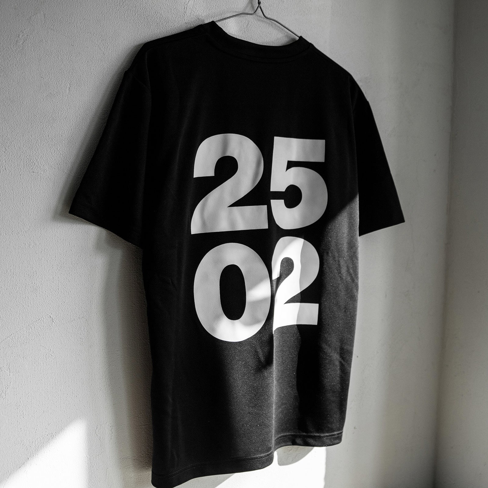 ニコノマニマニ ランニングTシャツ　2502