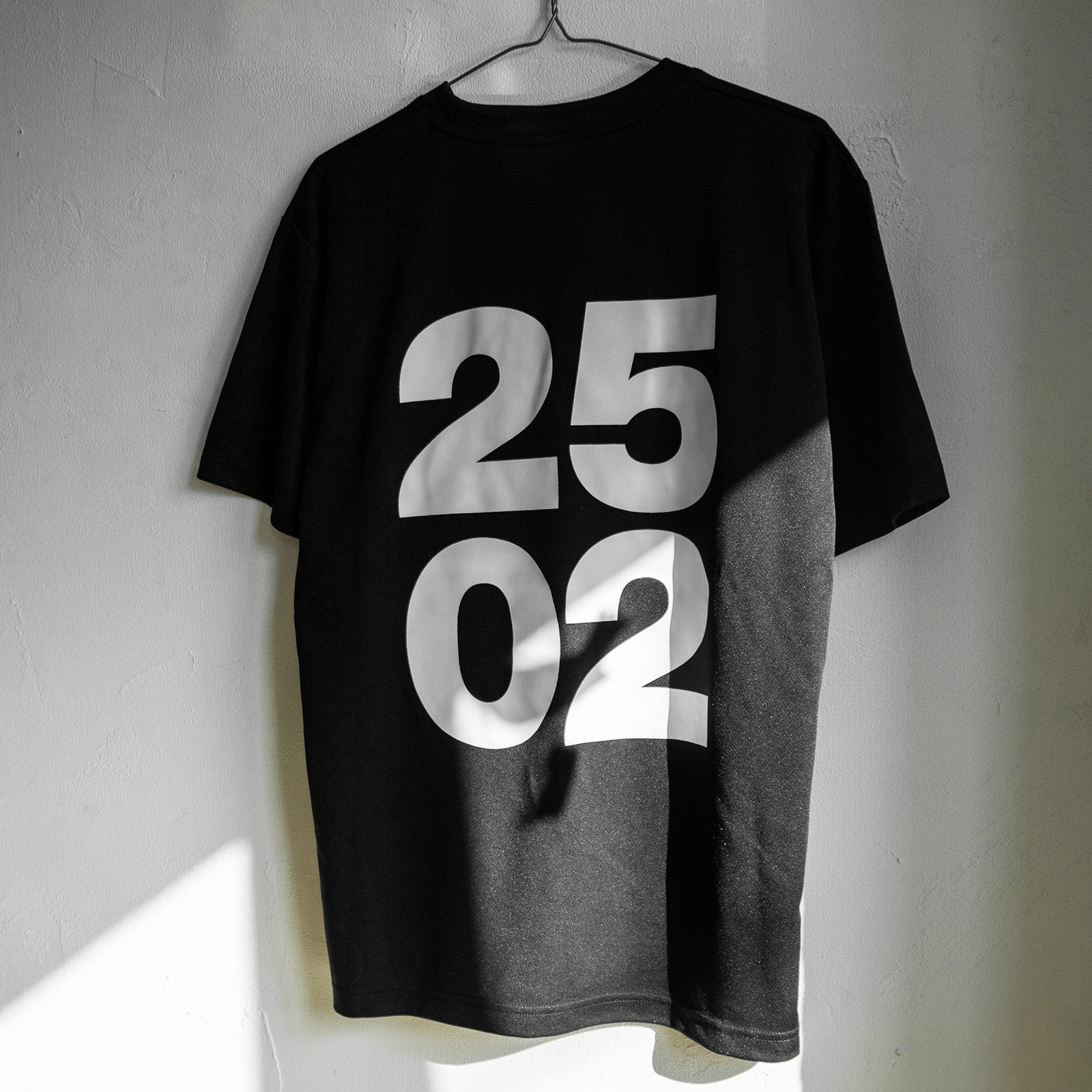 ニコノマニマニ ランニングTシャツ　2502